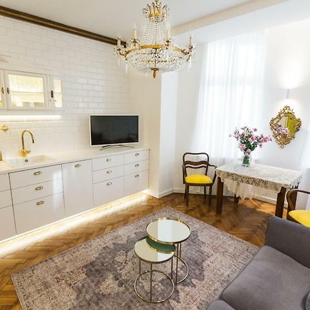 Luxury Apartment Pod Zyrandolem Krakow Bagian luar foto