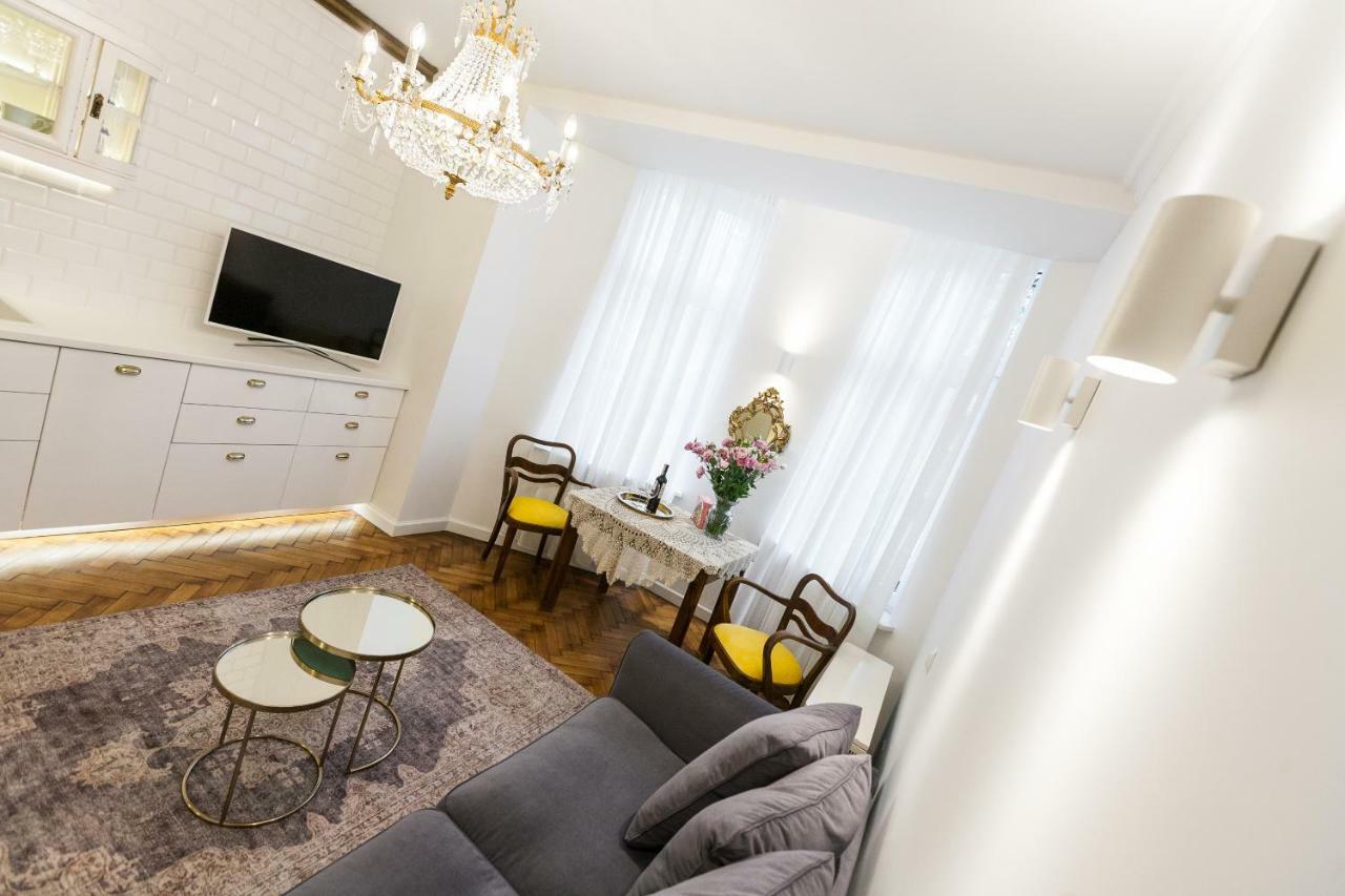 Luxury Apartment Pod Zyrandolem Krakow Bagian luar foto