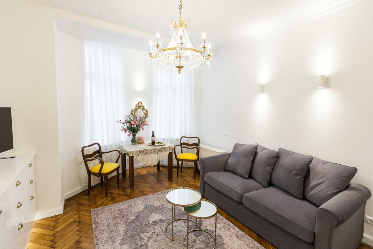 Luxury Apartment Pod Zyrandolem Krakow Bagian luar foto