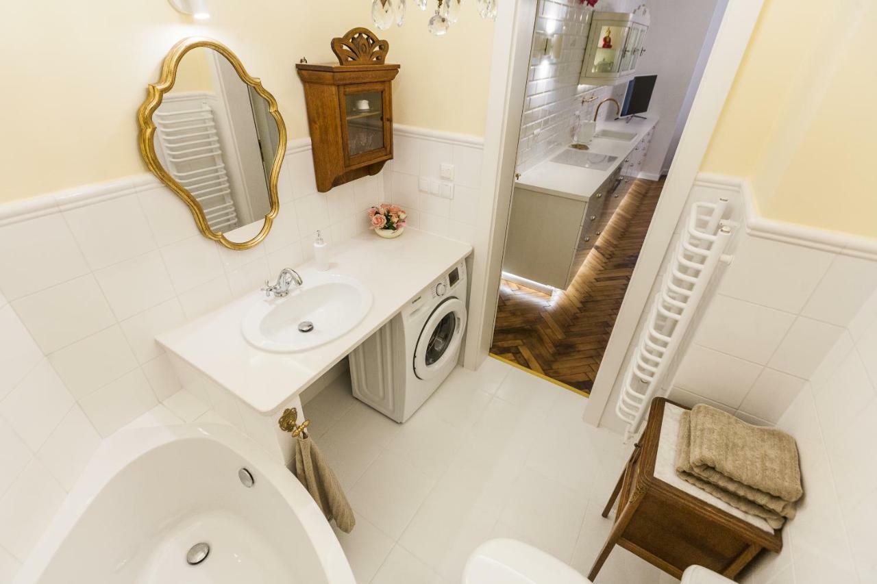 Luxury Apartment Pod Zyrandolem Krakow Bagian luar foto